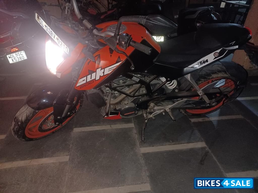 KTM Duke 200 ABS KTM Duke 200 ABS