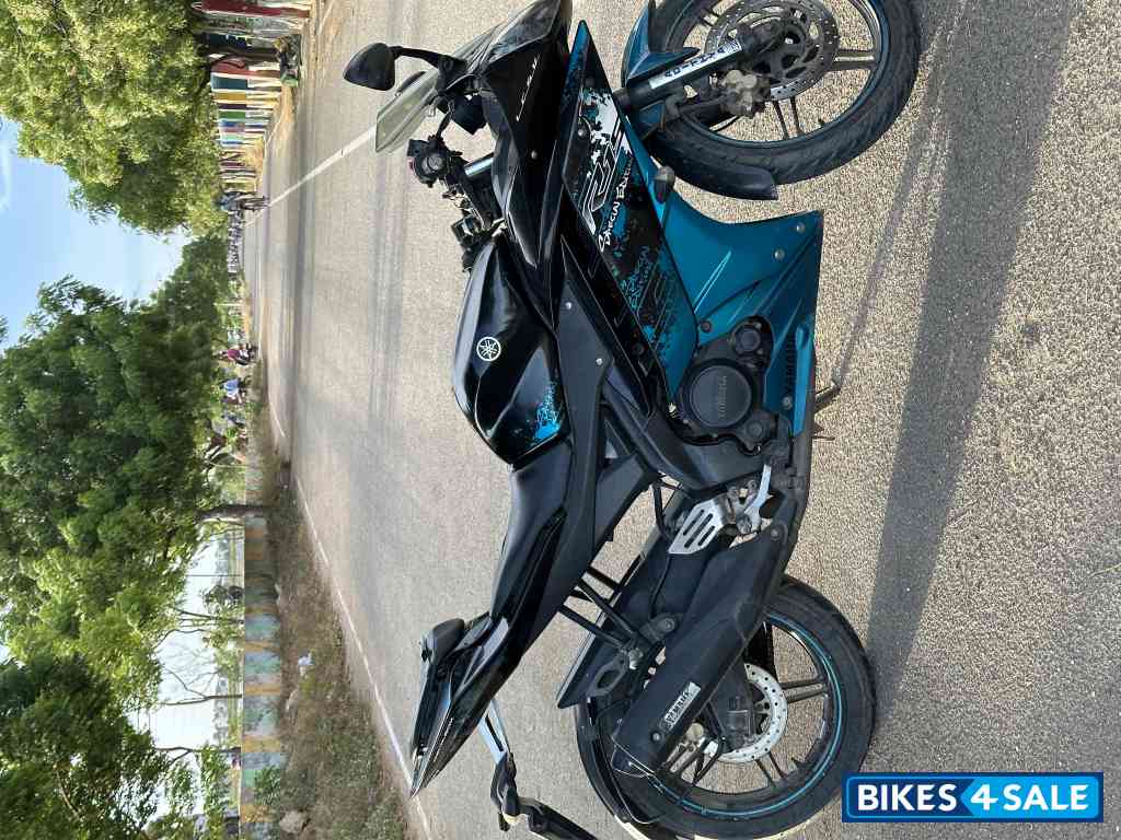 Yamaha YZF R15 V2