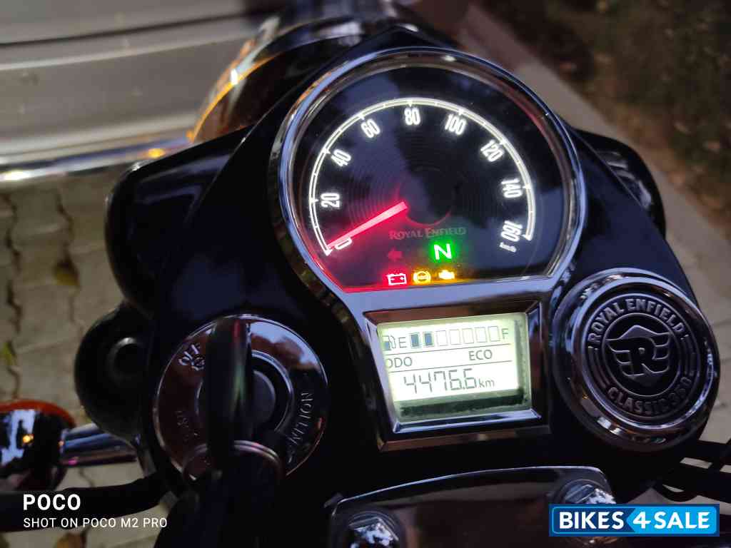 Red Royal Enfield Classic 350 Redditch Red