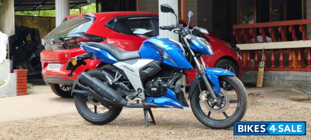 Blue TVS Apache RTR 160 4V