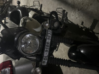 White Bajaj Avenger Street 220