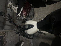 White Bajaj Avenger Street 220
