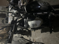 White Bajaj Avenger Street 220