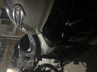 White Bajaj Avenger Street 220