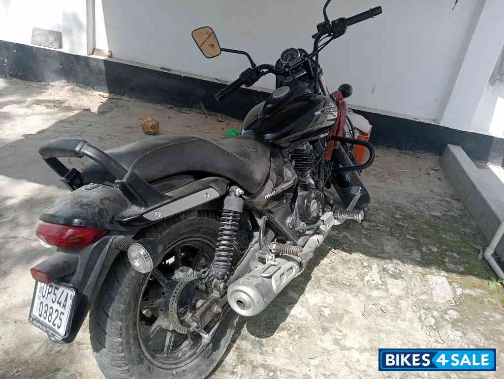 Black Bajaj Avenger Street 160 BS6