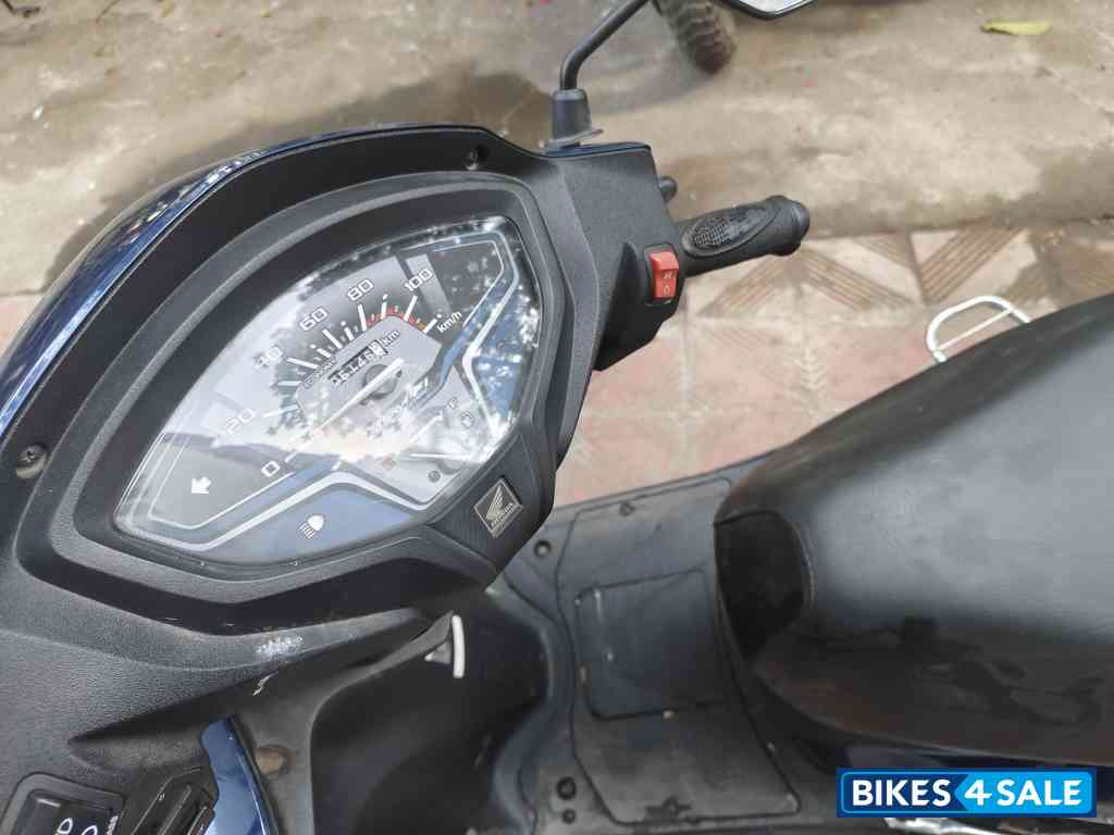 Metallic Blue Honda Activa DLX Limited Edition Metallic Blue Honda Activa DLX Limited Edition