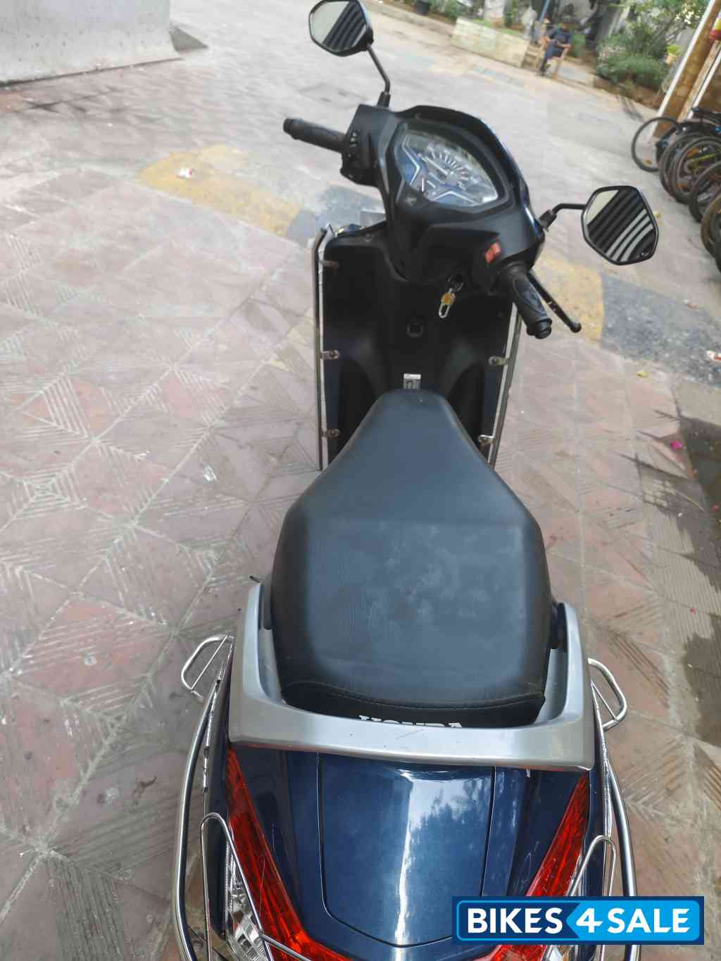 Metallic Blue Honda Activa DLX Limited Edition Metallic Blue Honda Activa DLX Limited Edition