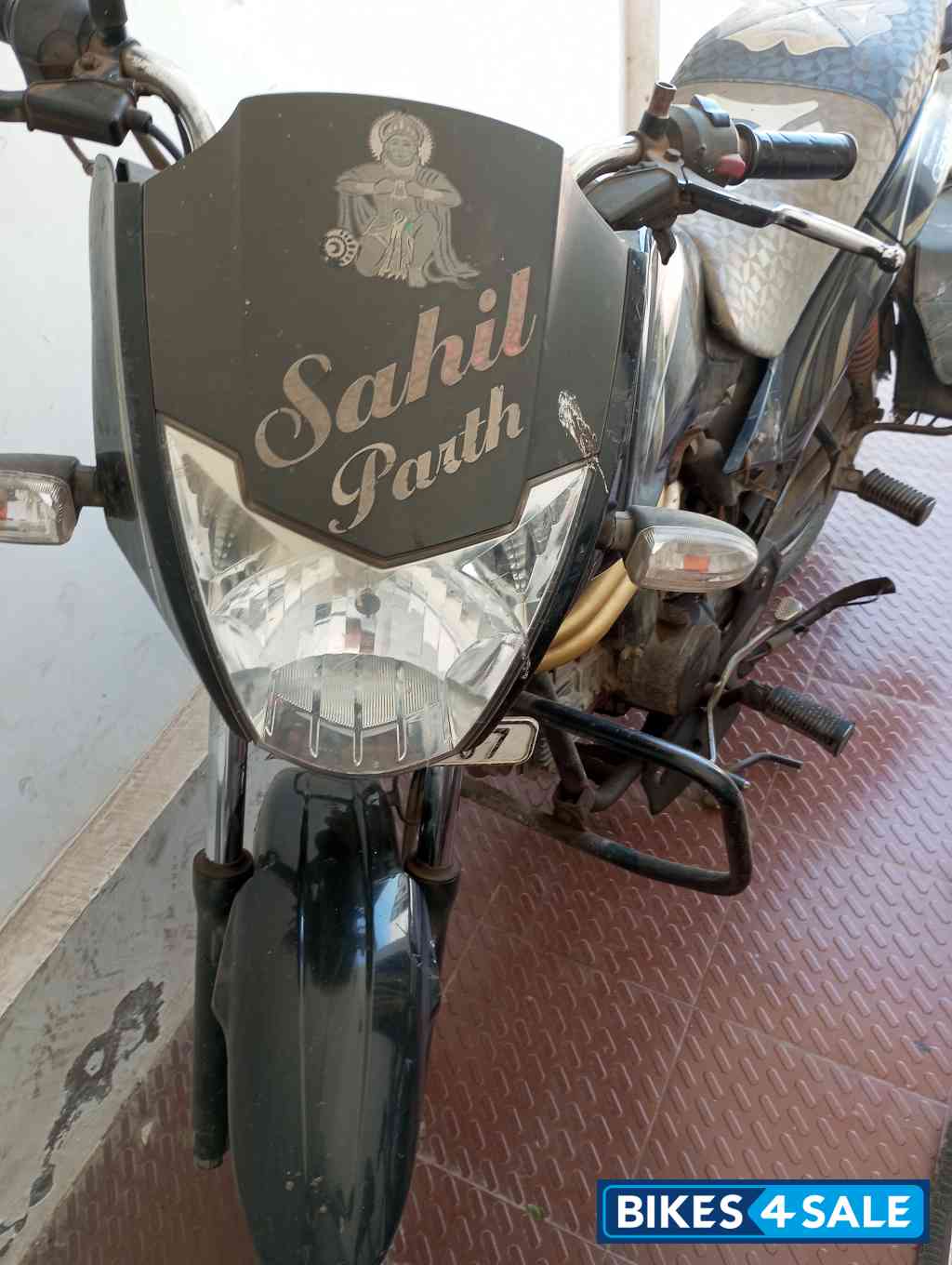 Black Mahindra Centuro