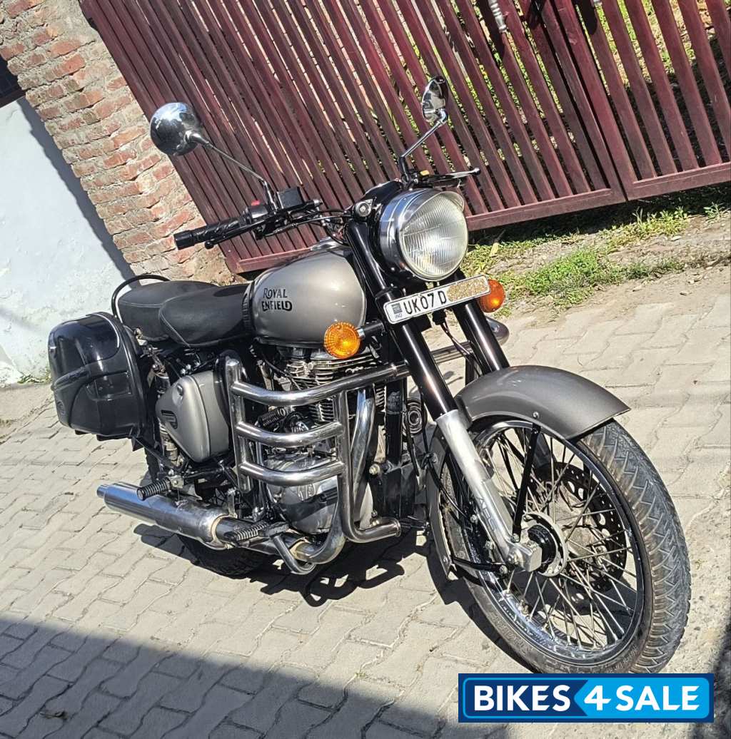 Gunmetal Grey Royal Enfield Classic Gunmetal Grey