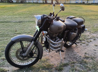 Gunmetal Grey Royal Enfield Classic Gunmetal Grey