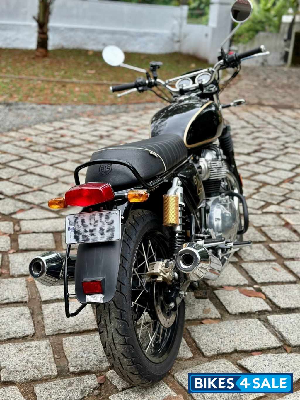 Black Royal Enfield Interceptor 650 Twin