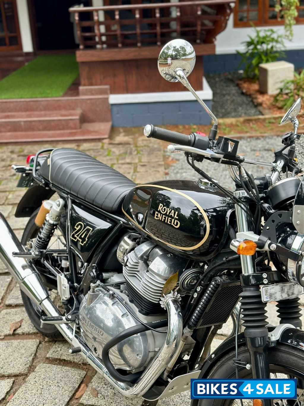 Black Royal Enfield Interceptor 650 Twin