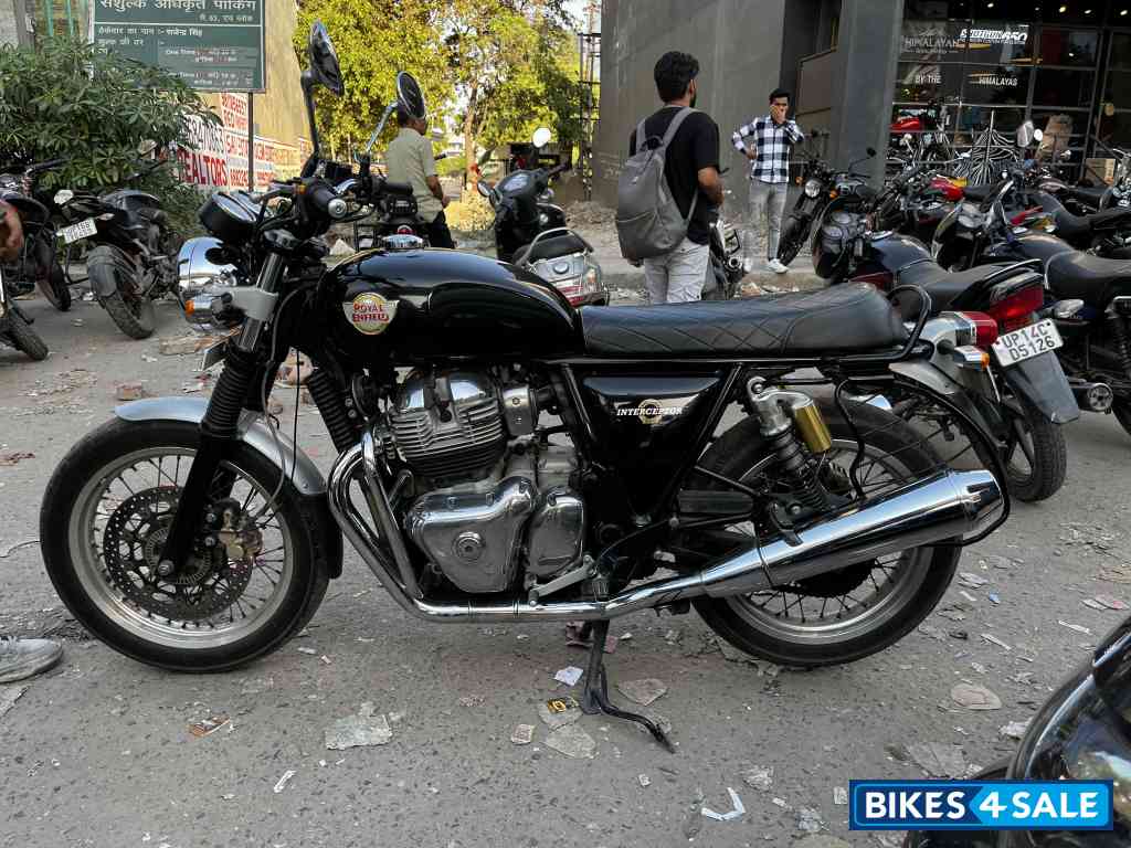 Black Royal Enfield Interceptor 650 Twin