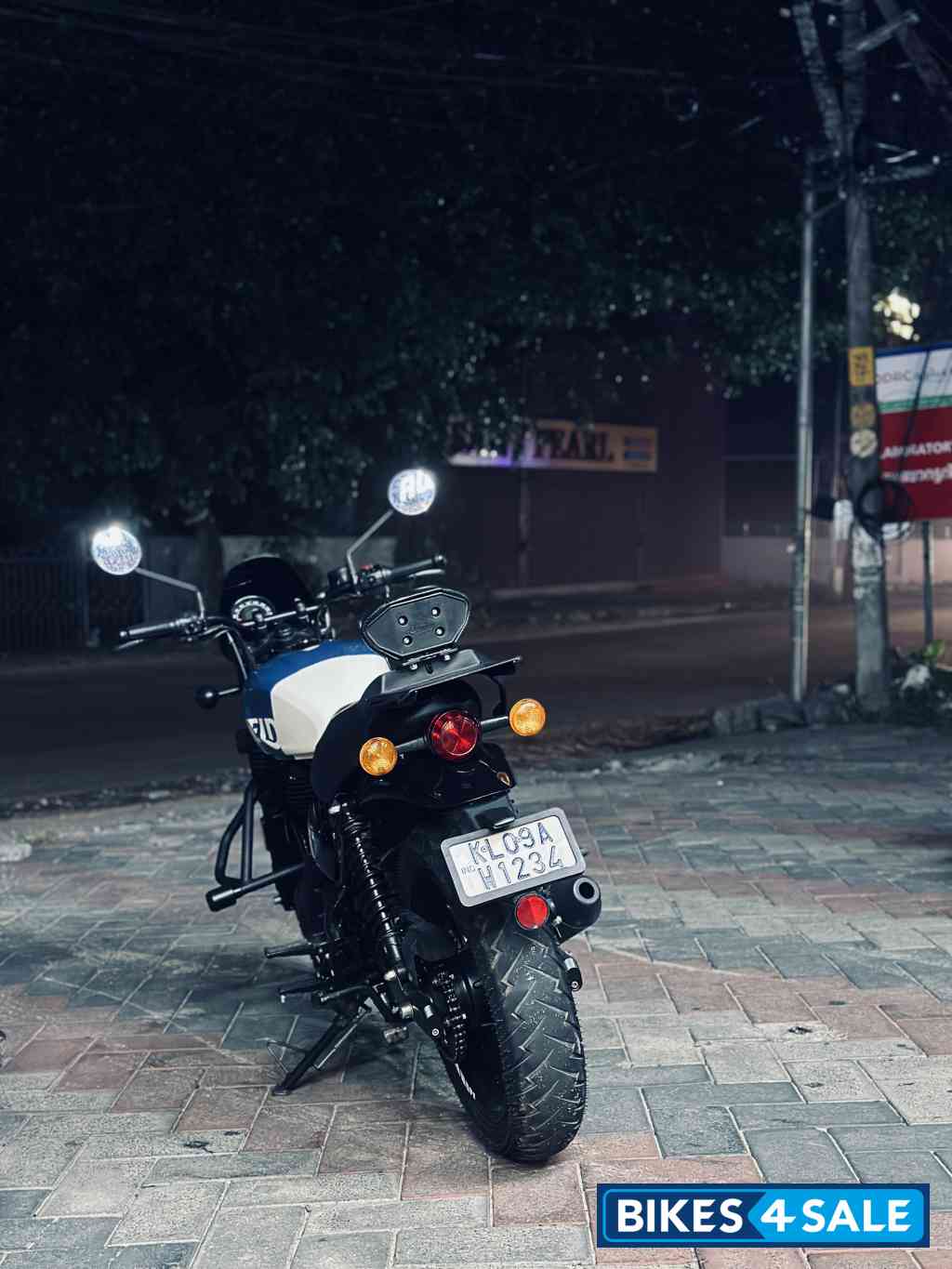 Royal Enfield Hunter 350 Metro