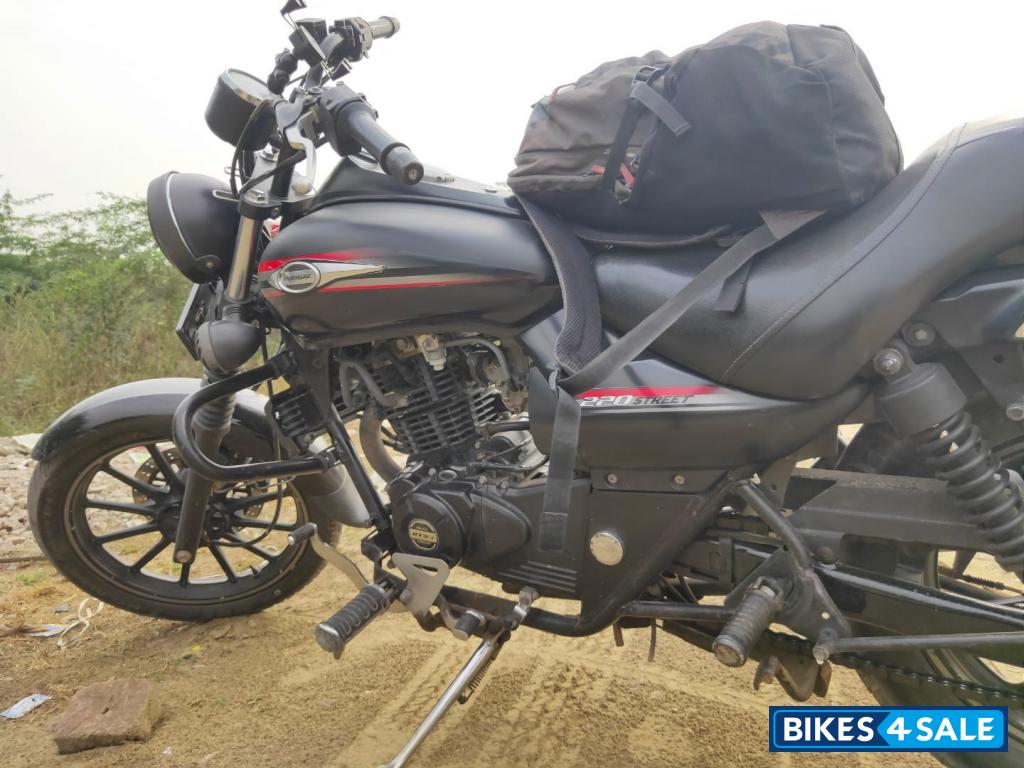 Bajaj Avenger Street 220