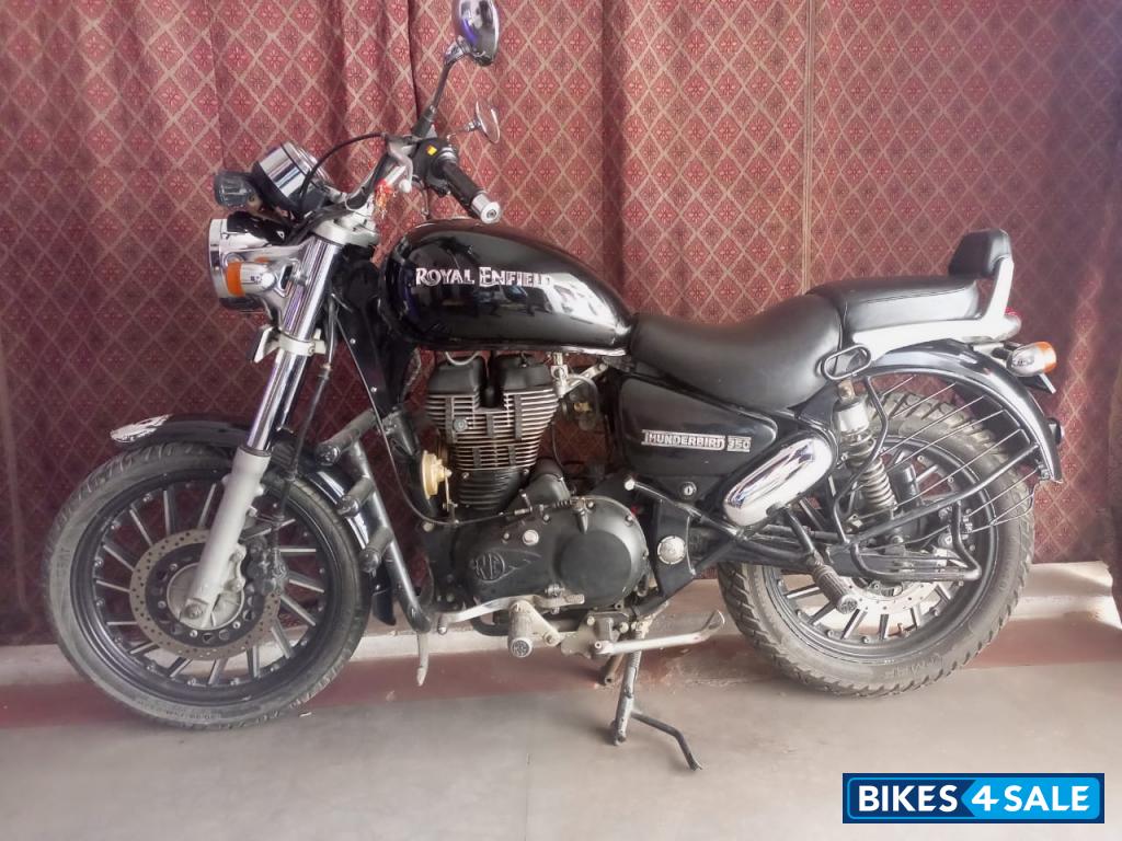 Black Royal Enfield Thunderbird TwinSpark 350