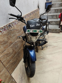 Bajaj V15