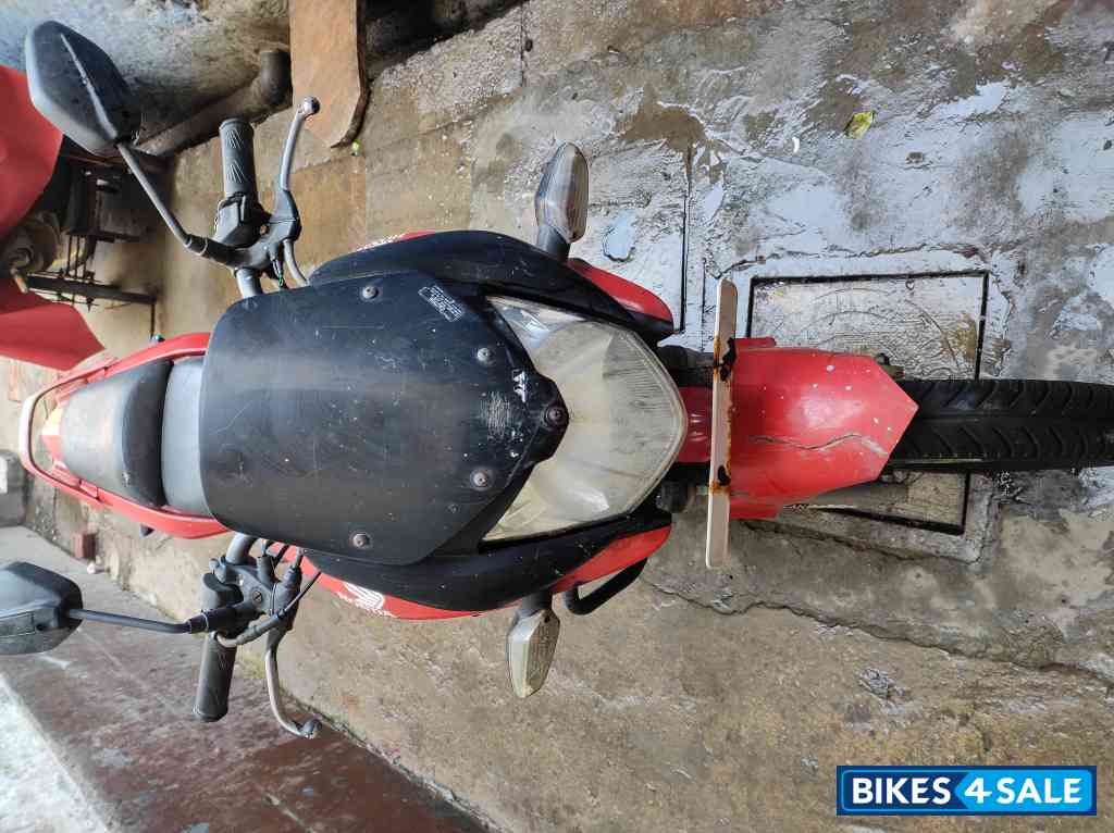 Red Honda CBF Stunner