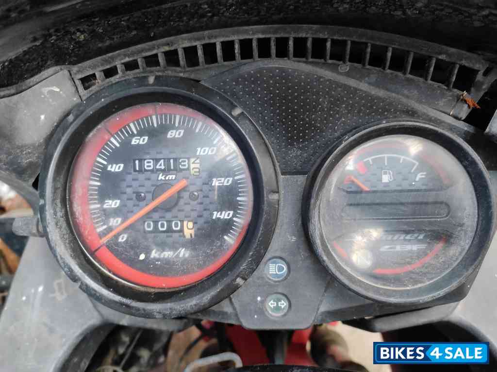 Red Honda CBF Stunner