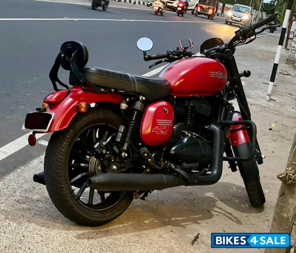 Mat Red Jawa forty two 2.1 DUAL CHANNEL ABS