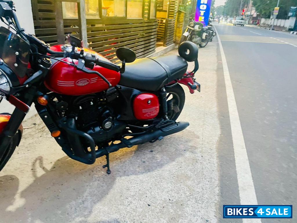 Mat Red Jawa forty two 2.1 DUAL CHANNEL ABS