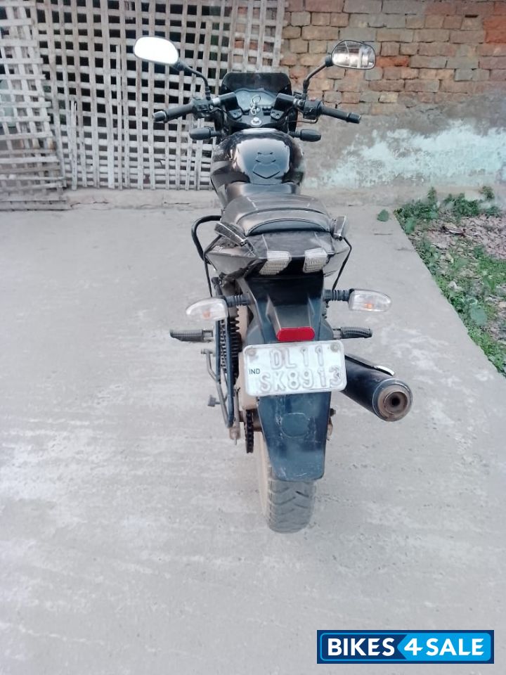 Black Bajaj Pulsar 180