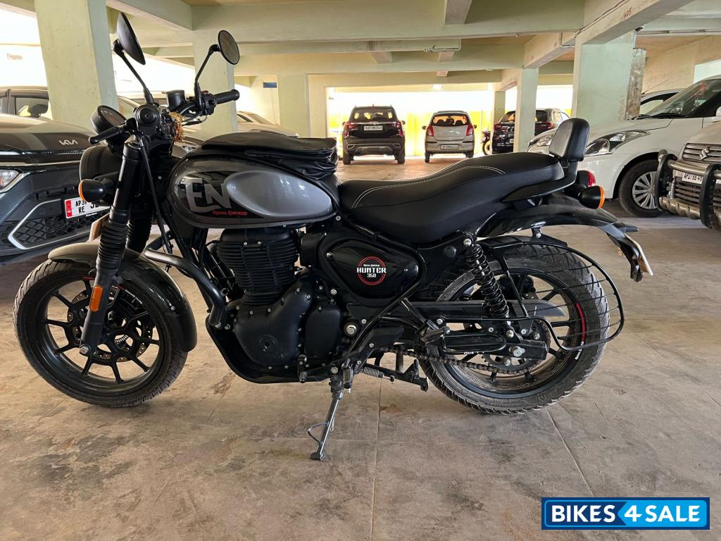 Dapper Grey Royal Enfield Hunter 350 Metro