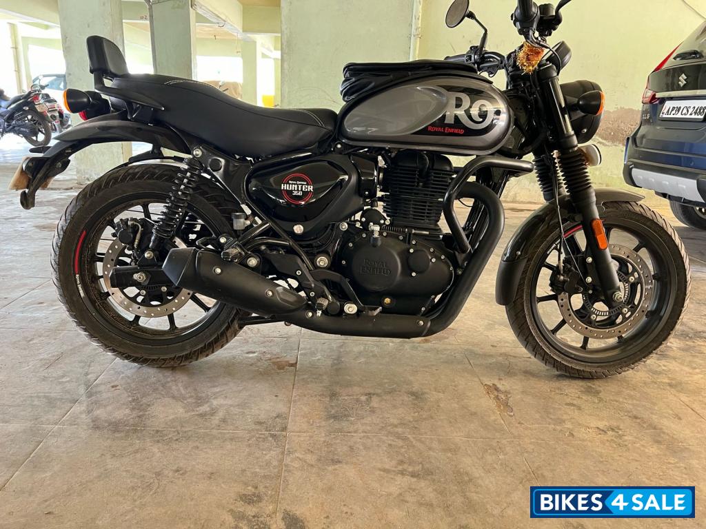 Dapper Grey Royal Enfield Hunter 350 Metro