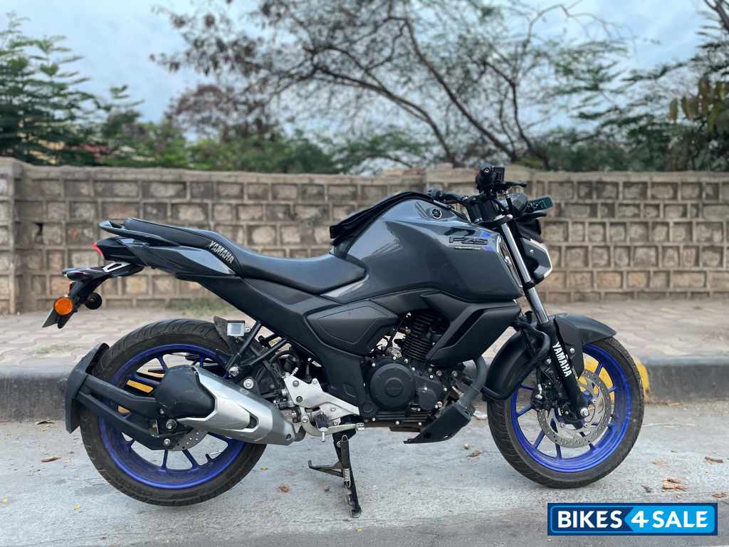 Pastel Dark Grey Yamaha FZ-S FI Ver 4.0
