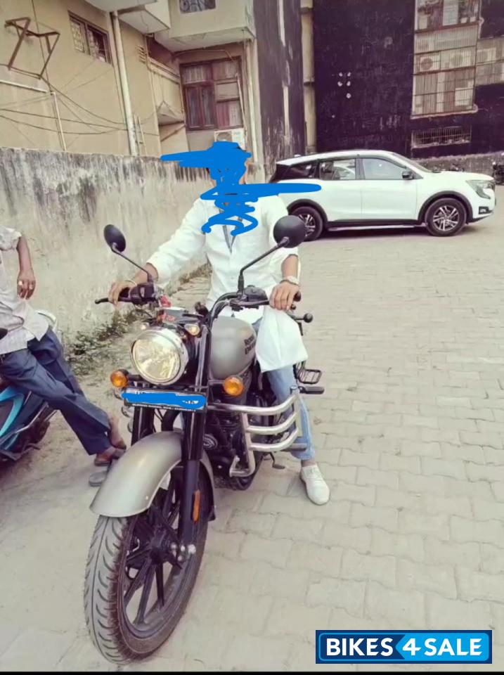 Gun Metal Grey Royal Enfield Classic 350 BS VI