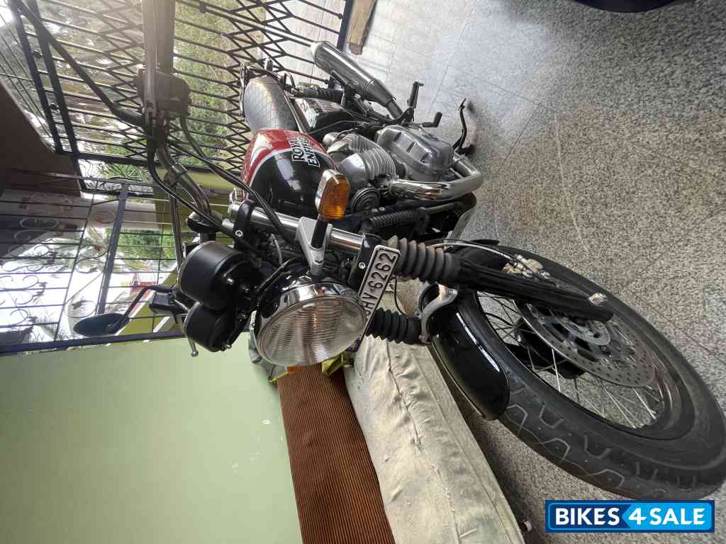 Ravishing Red Royal Enfield Interceptor 650 Twin