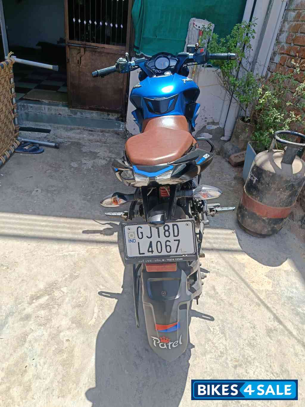 Blue Bajaj Pulsar NS 125