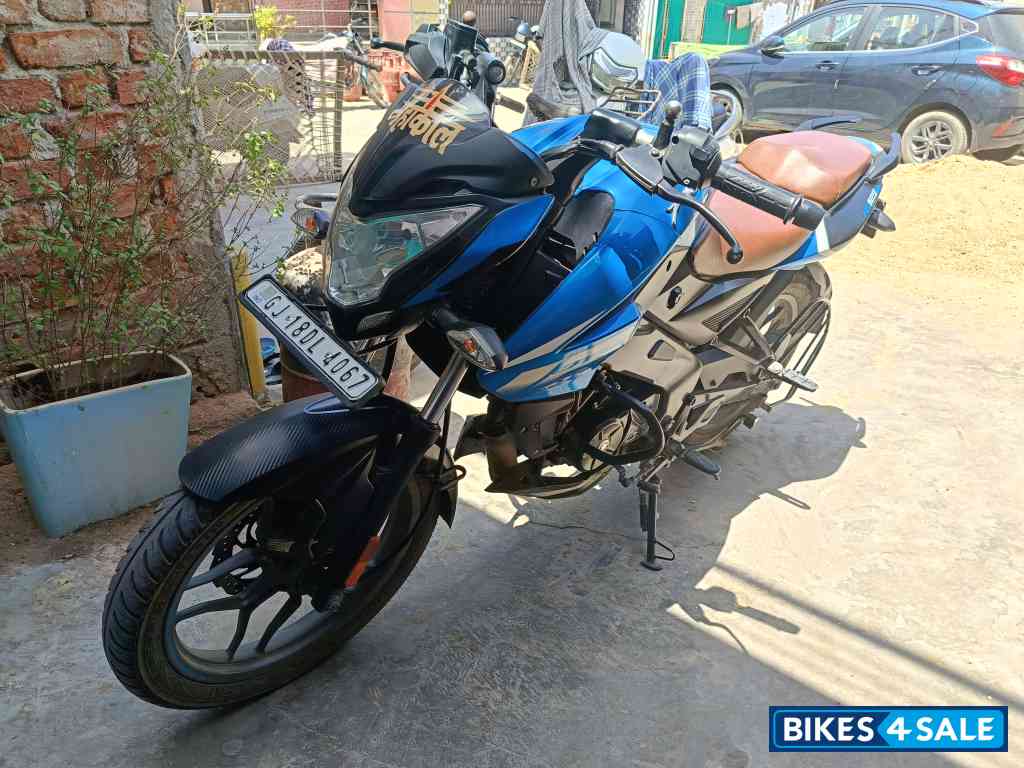 Blue Bajaj Pulsar NS 125