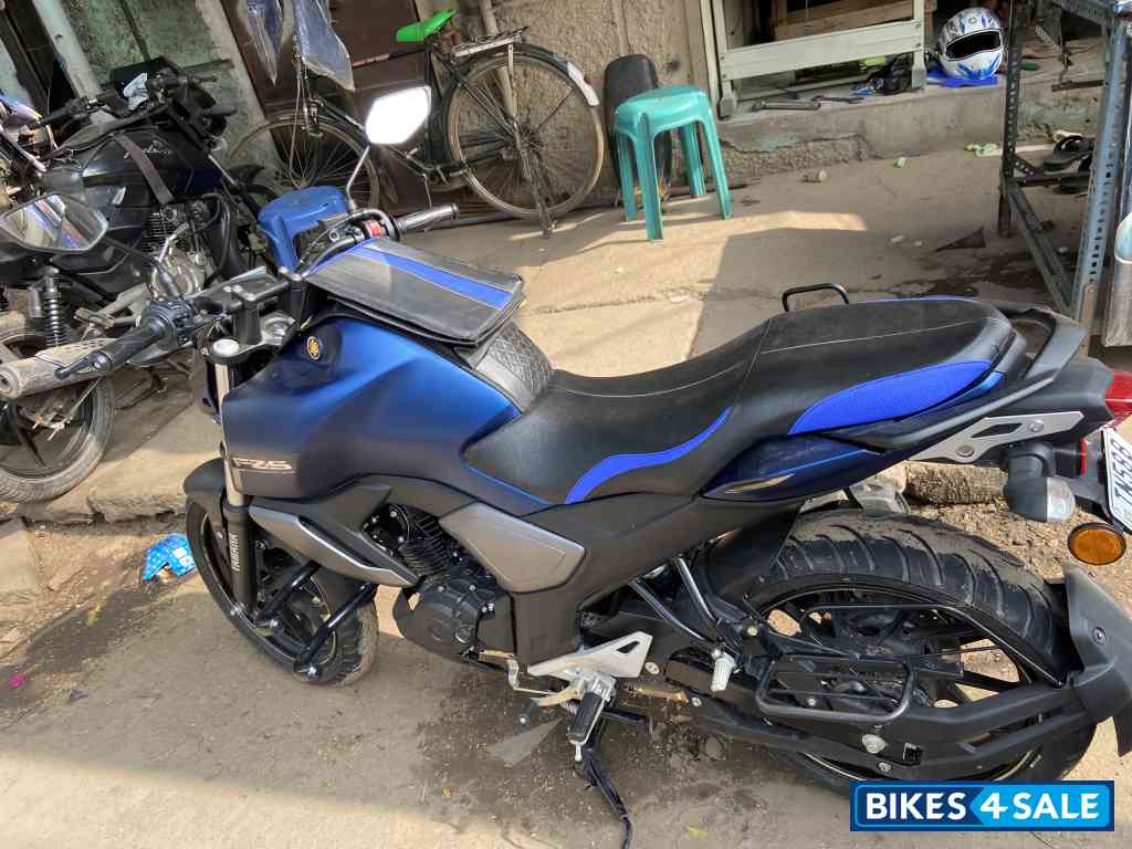 Blue Yamaha FZ-S FI V3
