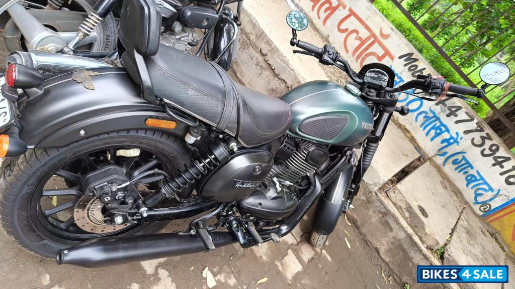 Yezdi Roadster Hunter green Yezdi Roadster Hunter green