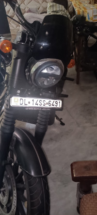 Yezdi Roadster Hunter green