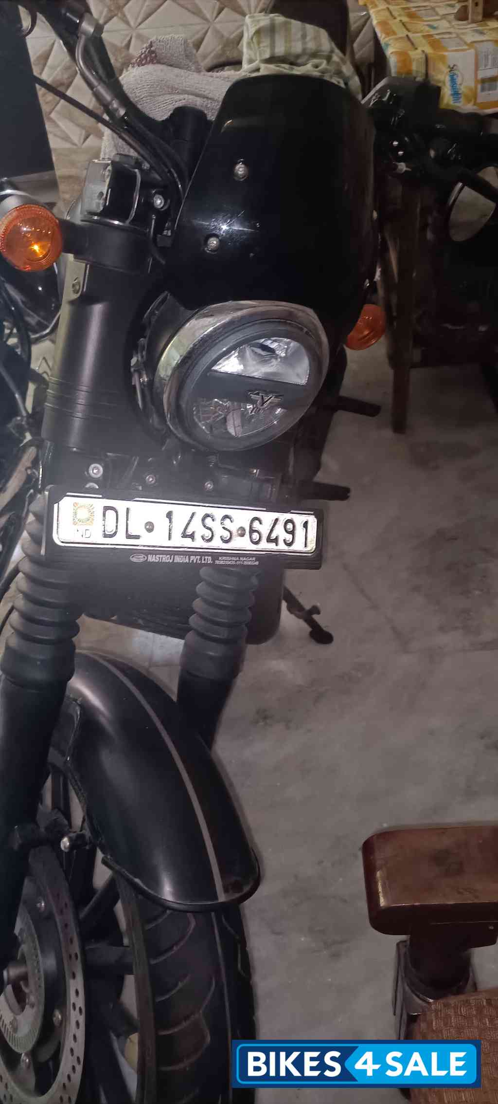 Yezdi Roadster Hunter green Yezdi Roadster Hunter green