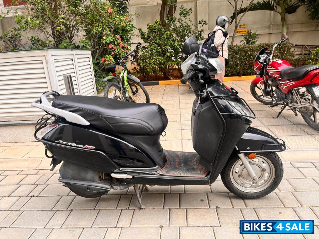 Black Honda Activa 125