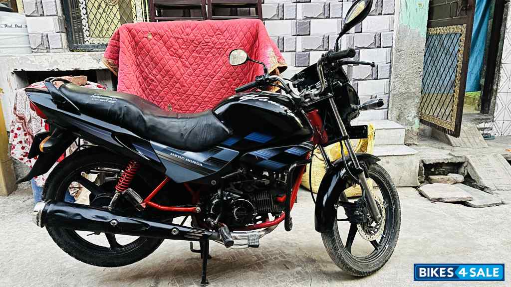 Black Hero Glamour 125 Disc Black Hero Glamour 125 Disc