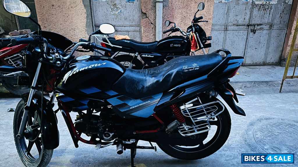 Black Hero Glamour 125 Disc Black Hero Glamour 125 Disc