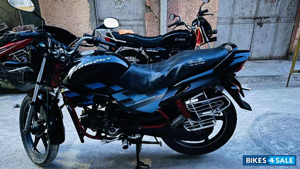 Black Hero Glamour 125 Disc Black Hero Glamour 125 Disc