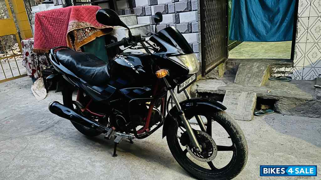 Black Hero Glamour 125 Disc Black Hero Glamour 125 Disc