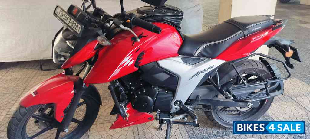 TVS Apache RTR 160 4V BS6