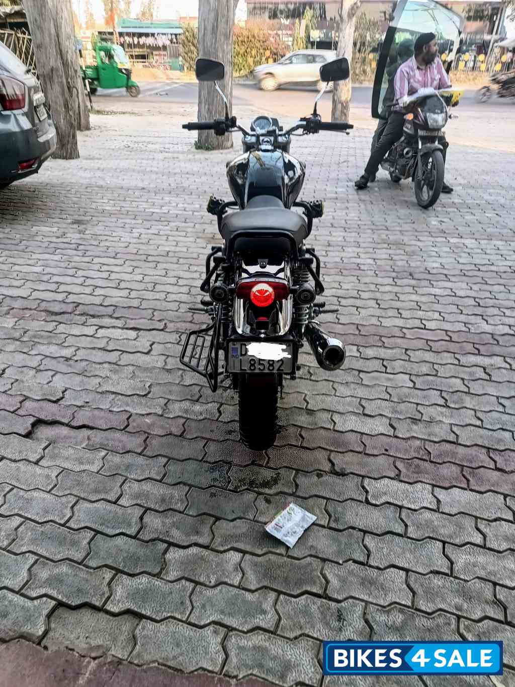 Pearl Night Star Black Honda Hness CB350 DLX