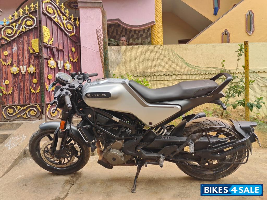 Grey Husqvarna Vitpilen 250 2020