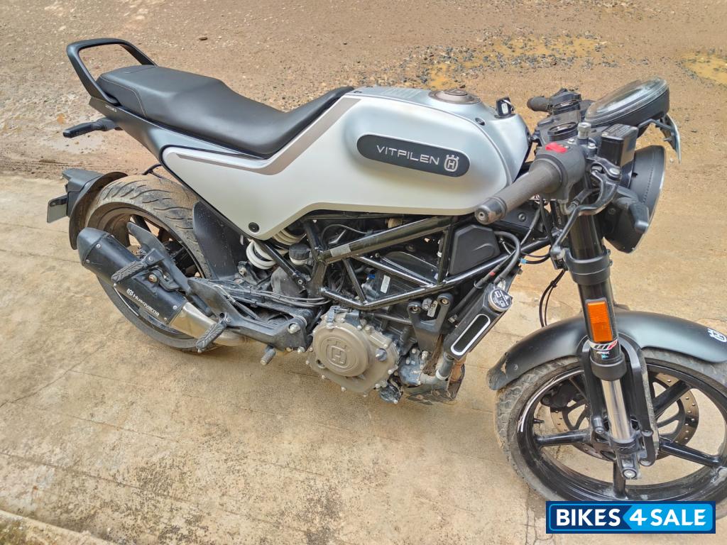 Grey Husqvarna Vitpilen 250 2020