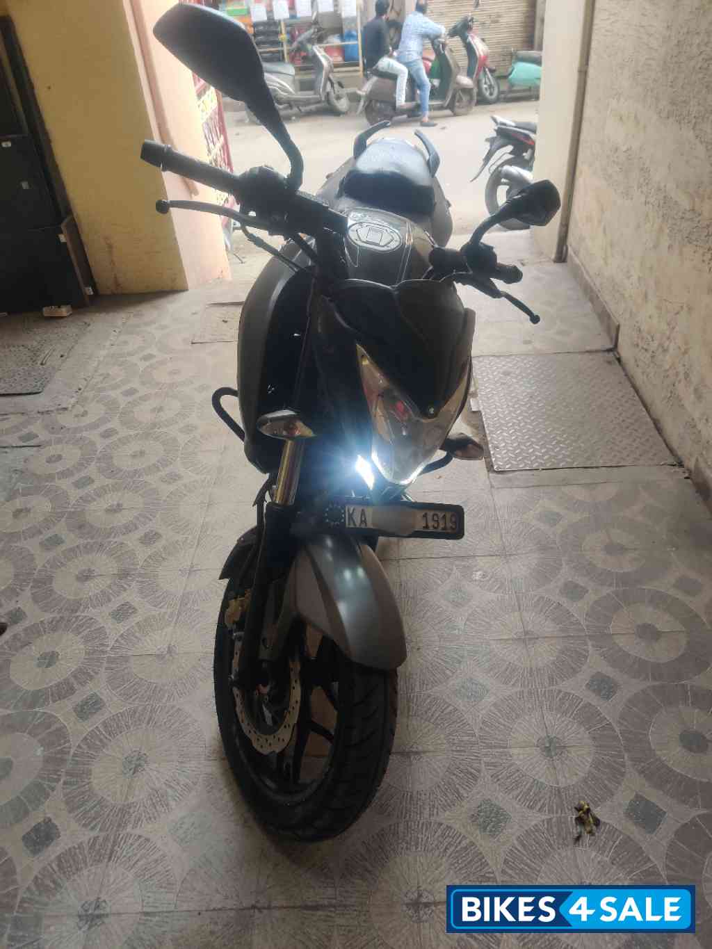 Bajaj Pulsar 200 NS ABS