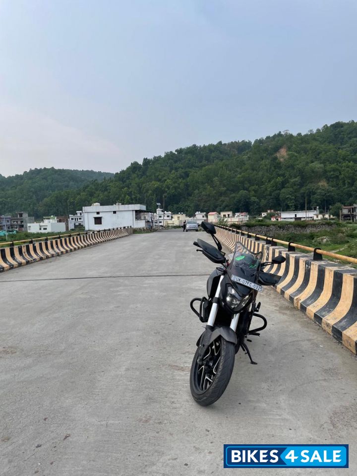 Black Bajaj 2021 Dominar 400