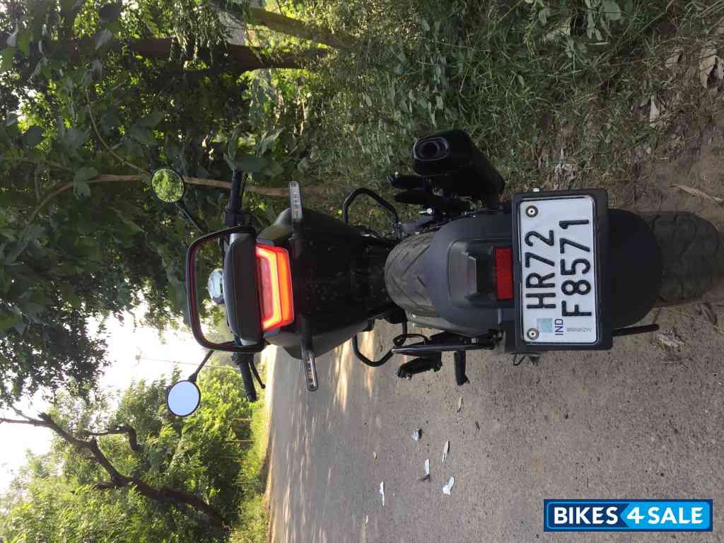 Silver And Black Husqvarna Vitpilen 250 2022 Silver And Black Husqvarna Vitpilen 250 2022