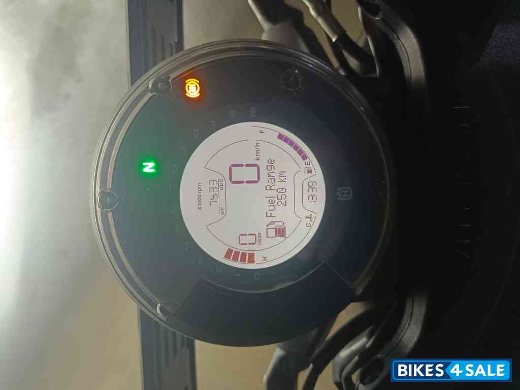 Silver And Black Husqvarna Vitpilen 250 2022 Silver And Black Husqvarna Vitpilen 250 2022